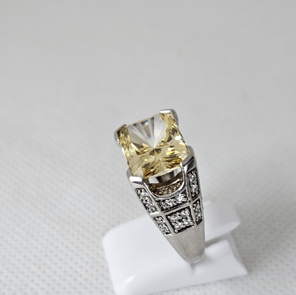 Rare Victoria Wieck Yellow Sapphire & Diamond Simulant Sterling Silver Sz 7! - Picture 10 of 11